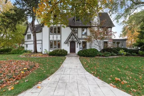 660 N Clay Ave, Kirkwood, MO 63122