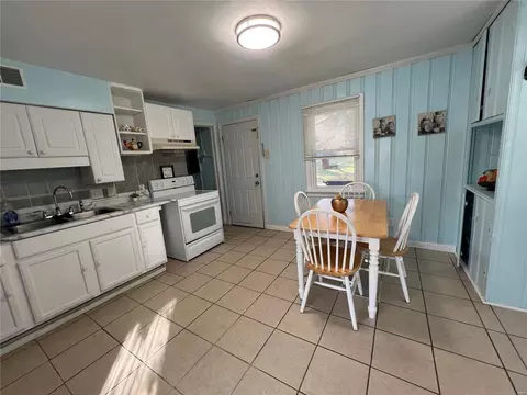 Kitchen - 4142 Wright Ave, Saint Ann, MO 63074 photo 1 of 1