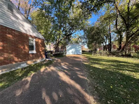 Exterior - 4142 Wright Ave, Saint Ann, MO 63074 photo 2 of 2