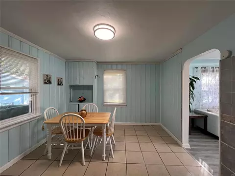 Dining - 4142 Wright Ave, Saint Ann, MO 63074 photo 1 of 2