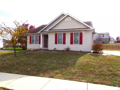 7058 Whisper Creek Dr, Wentzville, MO 63385