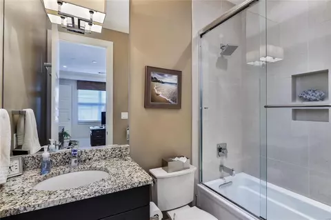 Bath - 155 Carondelet Plz #807, Saint Louis, MO 63105 photo 1 of 4