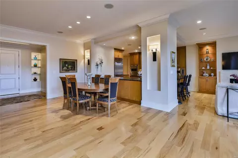 Dining - 155 Carondelet Plz #807, Saint Louis, MO 63105 photo 2 of 3