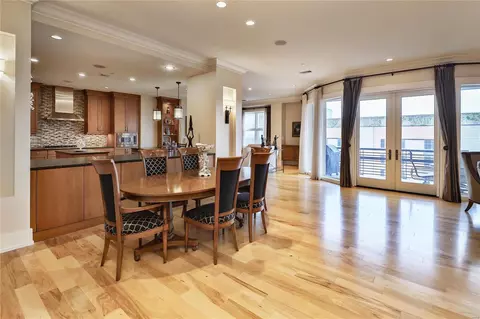 Dining - 155 Carondelet Plz #807, Saint Louis, MO 63105 photo 1 of 3
