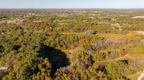 907 Guthrie Rd, Wentzville, MO 63385