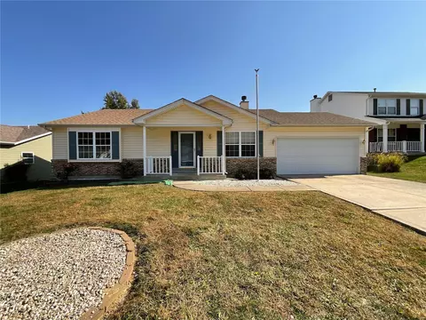 958 S Brampton Dr, Saint Charles, MO 63304