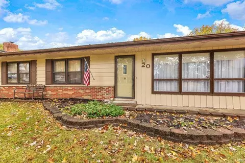 20 Pines Dr, Saint Peters, MO 63376