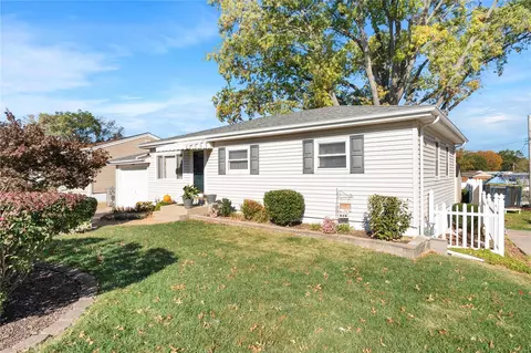4127 Green Park Rd, Saint Louis, MO 63125