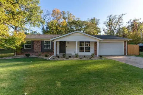 12762 Saddlemaker Ct, Maryland Heights, MO 63043