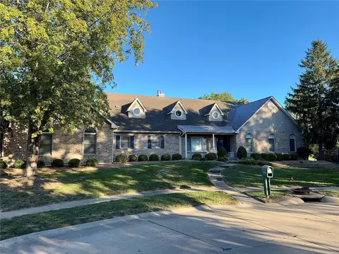 15345 Schoettler Estates Dr, Chesterfield, MO 63017