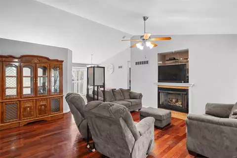 51 W Park Dr, O'fallon, MO 63366 photo 3