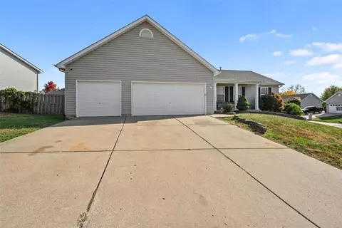51 W Park Dr, O'fallon, MO 63366 photo 2