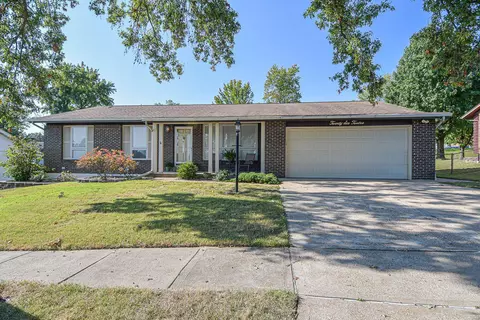 2612 Victron Dr, Saint Louis, MO 63129