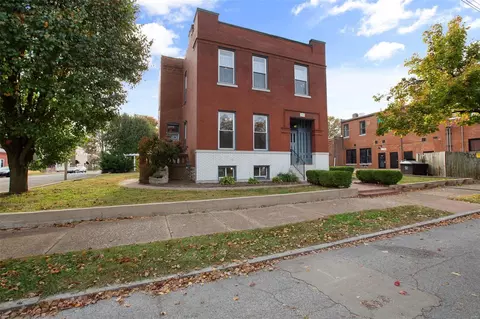 402 Schirmer St, Saint Louis, MO 63111