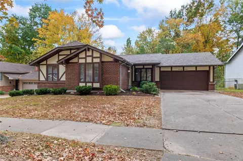 4814 Melissa Jo Ln, Saint Louis, MO 63128
