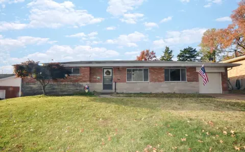 9816 Whitcomb Ln, Saint Louis, MO 63123