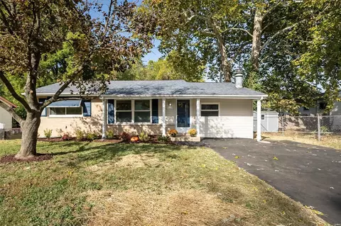 11077 Wilwood Dr, Maryland Heights, MO 63043