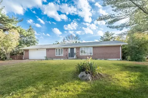 7020 Lakeside Hills Dr, Florissant, MO 63033