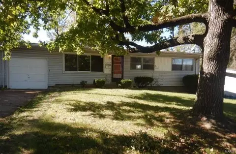 9225 Clarion Dr, Saint Louis, MO 63136