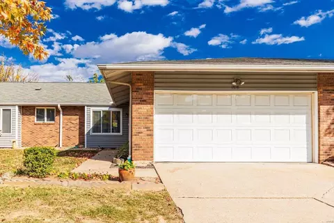1719 Forest Hills Dr #D, Saint Charles, MO 63303