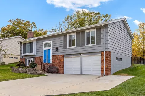 915 La Bonne Pkwy, Manchester, MO 63021