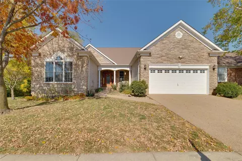 2148 Hawks Landing Dr #E, Lake Saint Louis, MO 63367