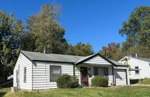 9781 Dennis Dr, Saint Louis, MO 63136