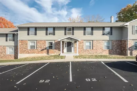 2294 Highland Hill Dr #H, Saint Peters, MO 63376