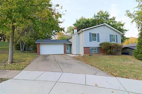 2653 Brickmore Ct, Saint Louis, MO 63129