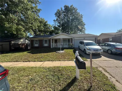 4586 Thicket Dr, Saint Louis, MO 63129