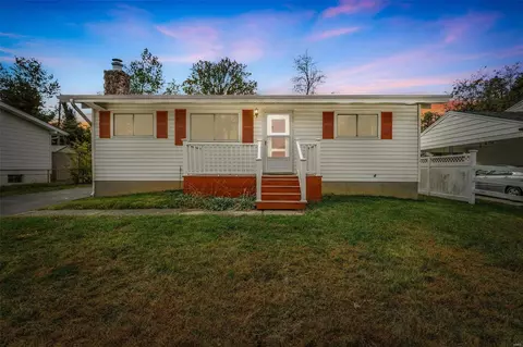 308 Malone Dr, Saint Louis, MO 63129