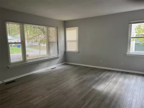 Living - 509 Teston Dr, Saint Louis, MO 63135 photo 1 of 1