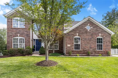 720 Rose Haven Ct, Ballwin, MO 63021