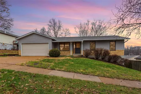 4335 Grand Marnier Dr, Saint Louis, MO 63129