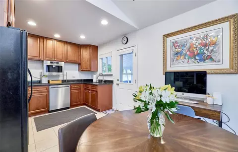 Kitchen - 430 Orchard Ave, Ballwin, MO 63021 photo 4 of 4