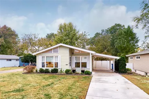 430 Orchard Ave, Ballwin, MO 63021