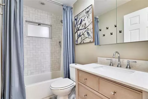 Bath - 430 Orchard Ave, Ballwin, MO 63021 photo 2 of 2