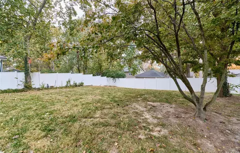 Exterior - 430 Orchard Ave, Ballwin, MO 63021 photo 4 of 5