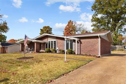4063 Browning Dr, Florissant, MO 63033