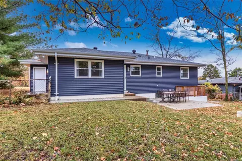 Exterior - 331 Summit Rd, Fenton, MO 63026 photo 6 of 10
