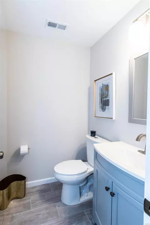 Bath - 331 Summit Rd, Fenton, MO 63026 photo 2 of 5