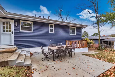Exterior - 331 Summit Rd, Fenton, MO 63026 photo 8 of 10