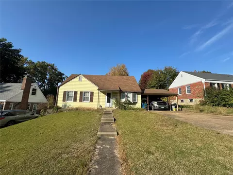 7065 Foxcroft Dr, Saint Louis, MO 63123