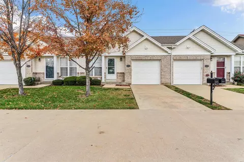 12195 Mckelvey Place Dr, Bridgeton, MO 63044