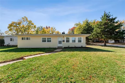 1207 Weleba Ave, Saint Louis, MO 63121