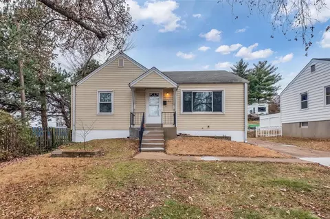 1711 Northfield Dr, Overland, MO 63114