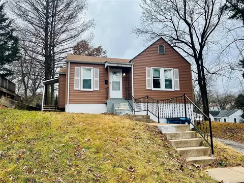 2516 Tyrell Dr, Saint Louis, MO 63136
