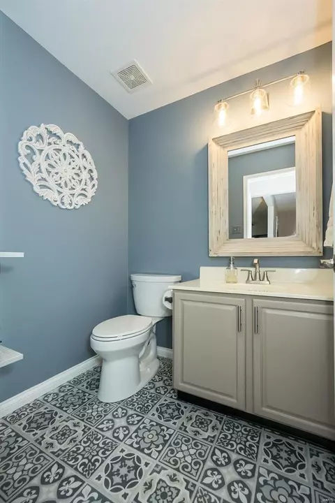 Bath - 16704 Hickory Crest Dr, Wildwood, MO 63011 photo 1 of 6
