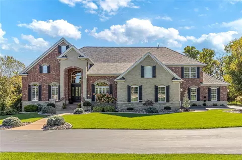 14024 Clayton Rd, Town And Country, MO 63017