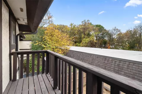 1337 Hampton Rd, Saint Charles, MO 63303 photo 4